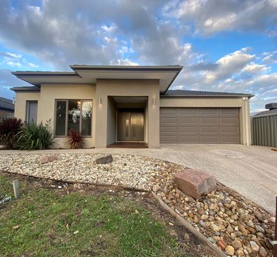 23 Stately Drive, Cranbourne East