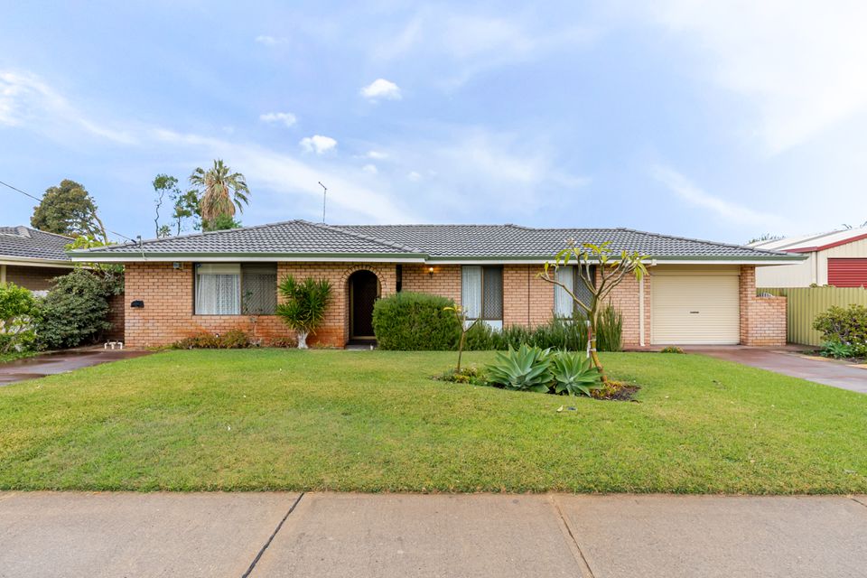 10 SEABROOKE AVENUE, Rockingham