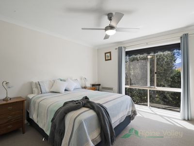 34 Freeburgh Avenue , Mount Beauty