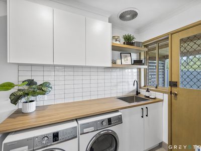 6 Helen Court, Melton West