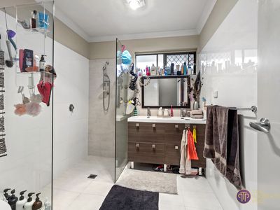 21 Fountain Way, Huntingdale