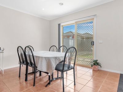 5 French Crescent, Caroline Springs
