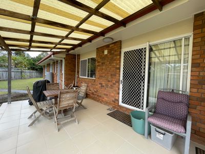 10 Golden Court, Kawungan