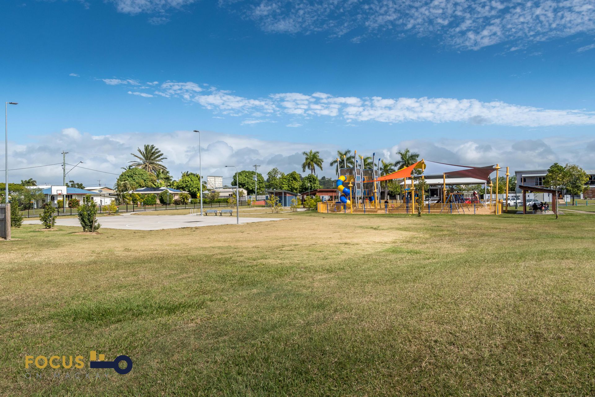 1 Kensington Court, Glenella