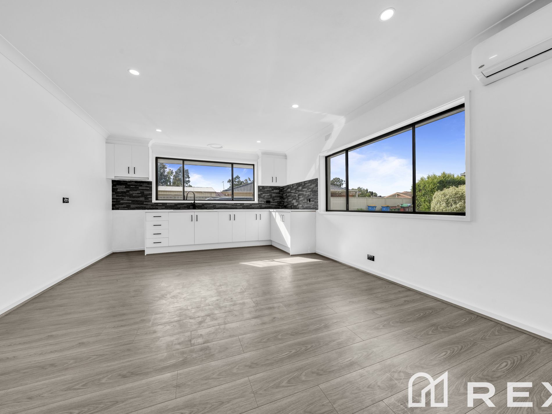 2 / 16-18 Heywood Crescent, Cranbourne North