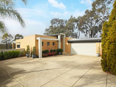 6 Knox Court, Kennington