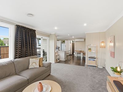 8 Dufek Crescent, Wigram