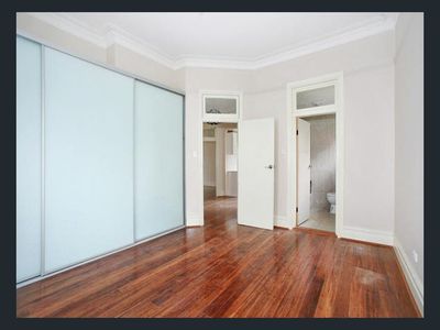 2 / 2 Hillcrest Avenue, Hurstville