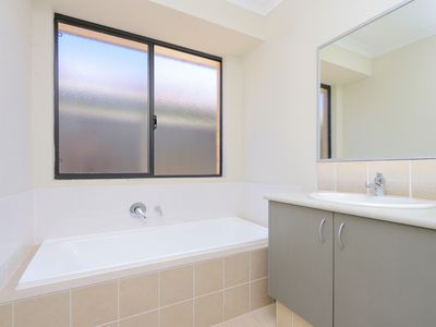 4 Lukin Loop, Pinjarra