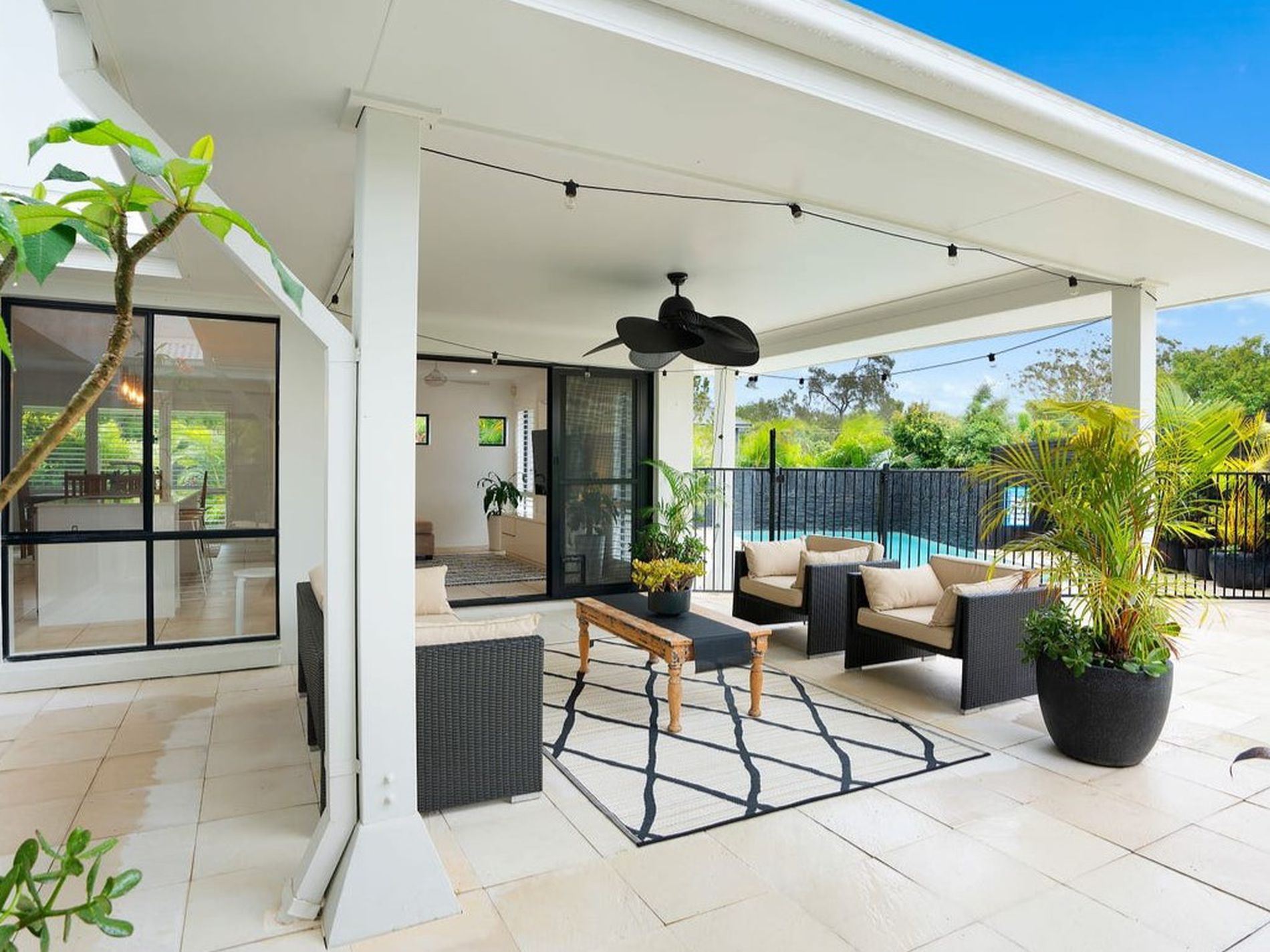 1 Pebble Court, Peregian Springs