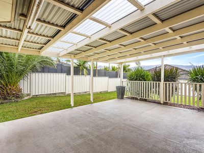 27 Denham Drive, Horsley