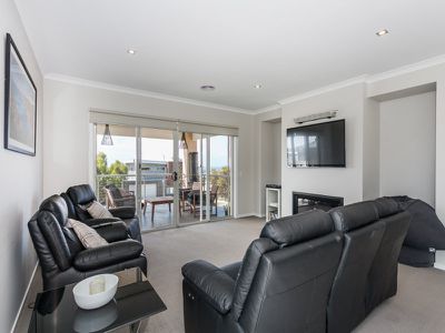 6 Marine Drive, Torquay
