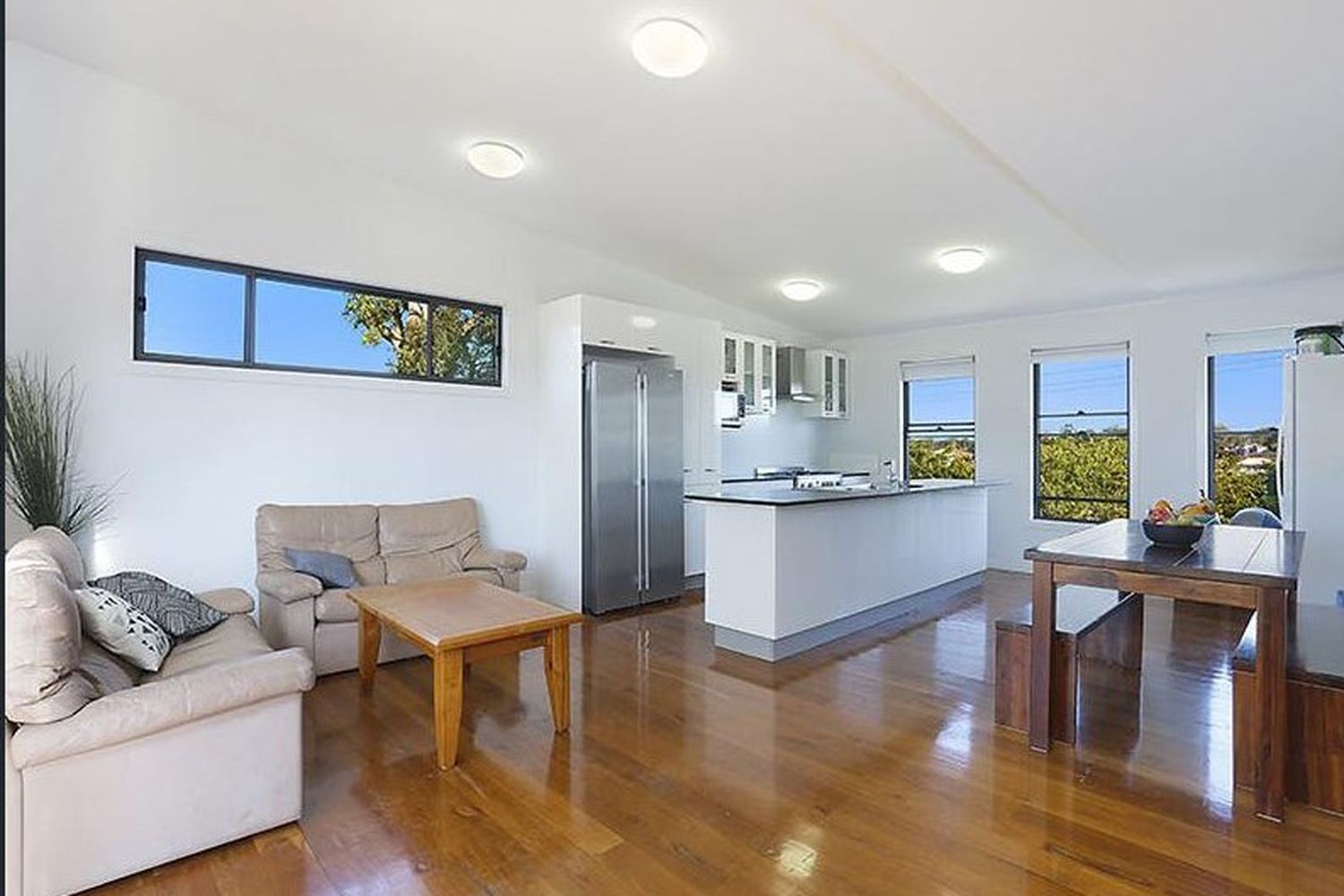 2 / 3 Fourth Ave, Labrador Property Boutique