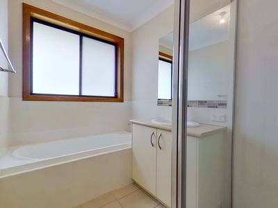 60 Dunheved Circle, Dubbo