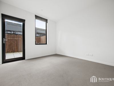 114 / 30 Oleander Drive, Mill Park