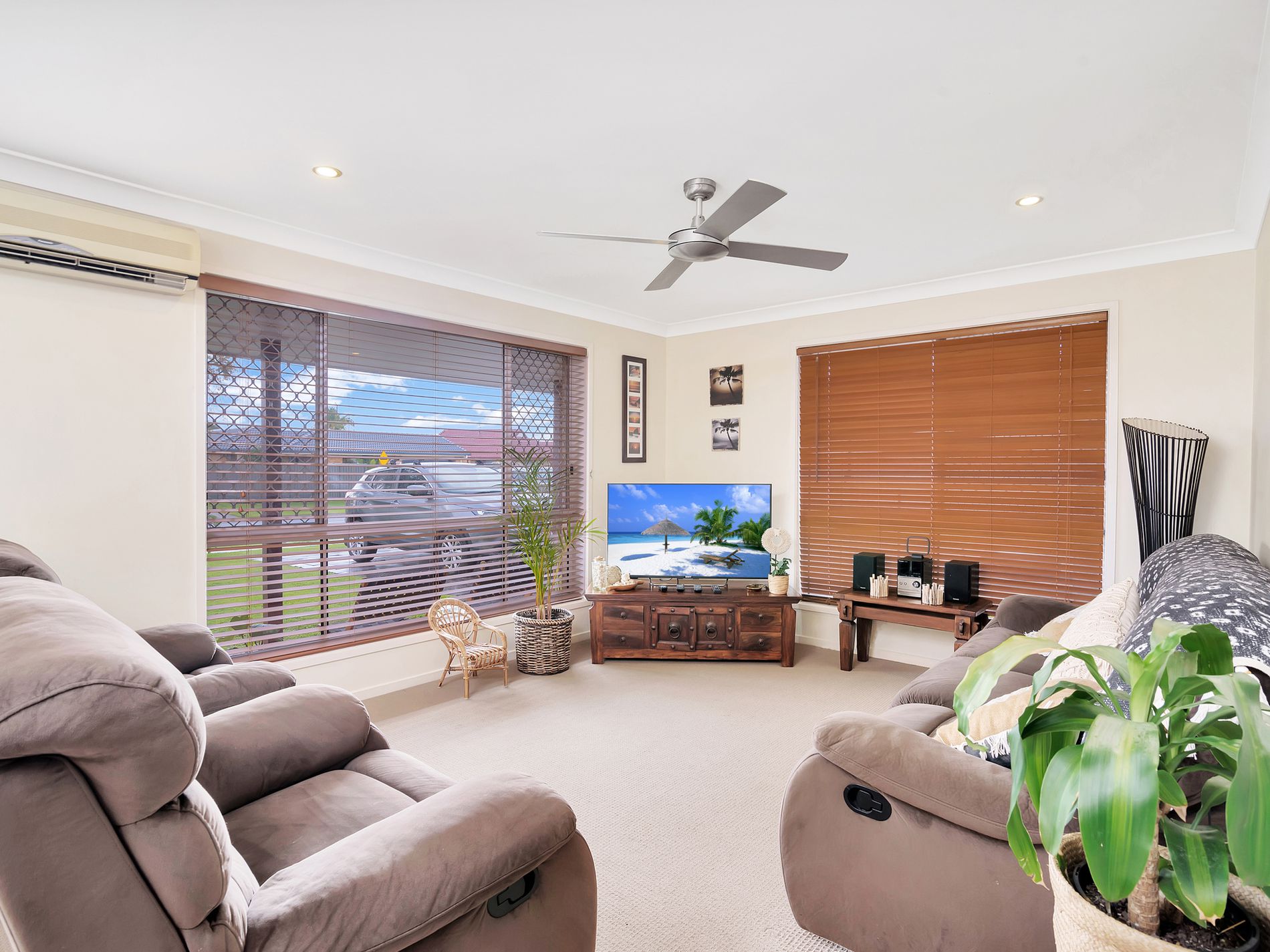2 / 3 Woodlands Drive, Banora Point