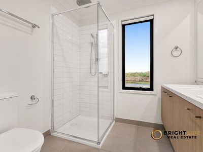 5 Talmalmo Lane, Clyde North