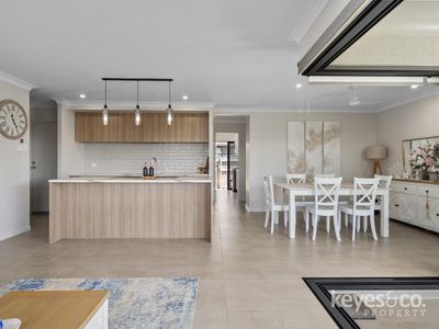 2 Coolamon Street, Mount Low