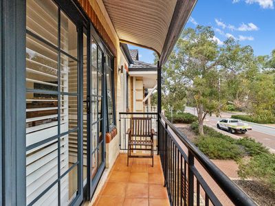 58 Lakeside Drive, Joondalup
