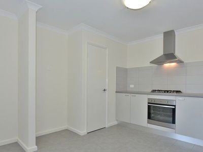 2 / 4 Balfour Road, Swan View