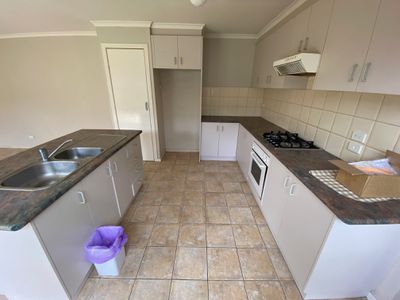 2 / 24 Coolabah Crescent, Hoppers Crossing