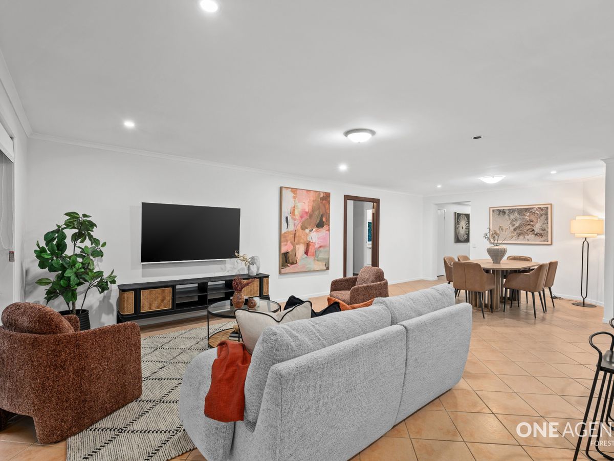 16 Toorak Place, Forest Lake