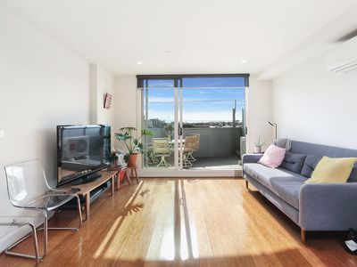 303 / 17 Robbs Parade, Northcote