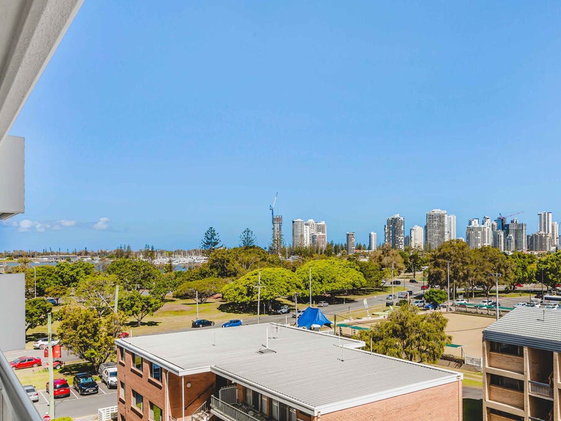 5c / 10 Marine Parade, Southport