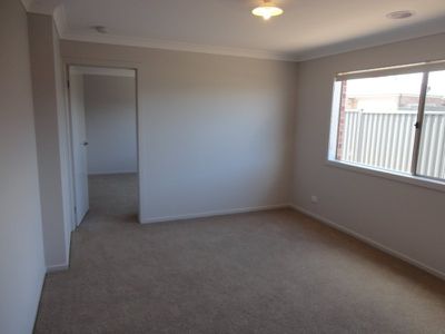 10 Bregman Esplanade, Wyndham Vale