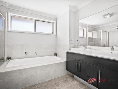 127 Greenwood Parkway, Jordan Springs