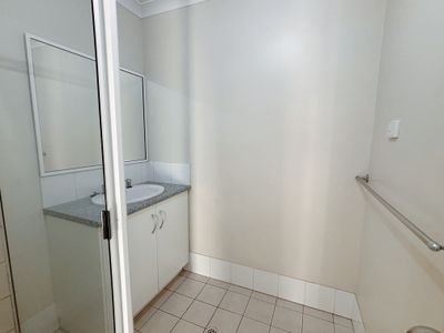 12 / 3 Great Eastern Highway, Somerville