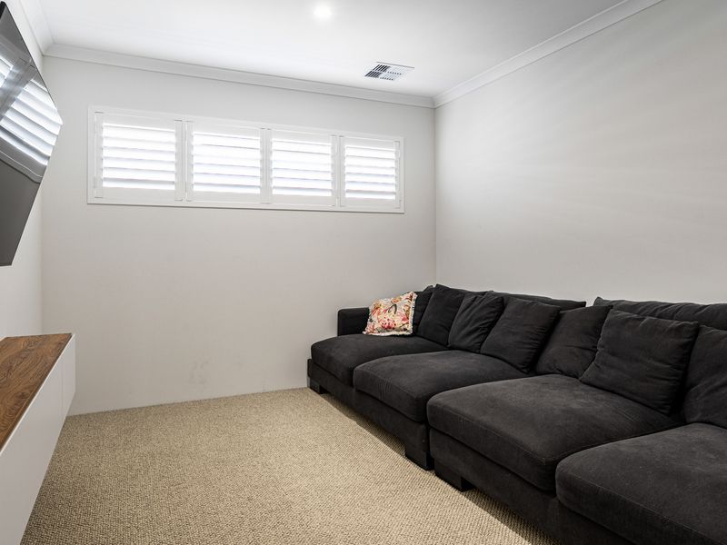 8 BLUEBERRY LOOP, Byford