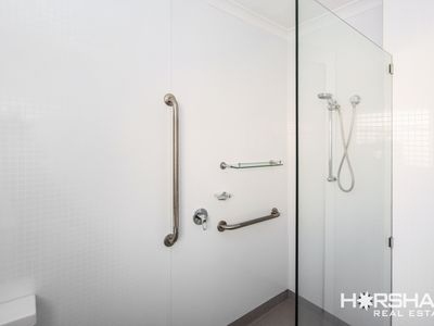 8 Knight Place, Horsham