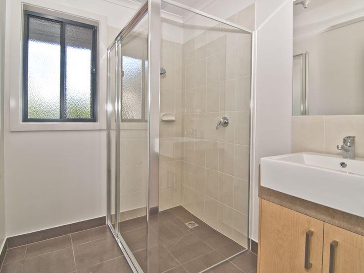 2 / 227 Outlook Drive, Dandenong North