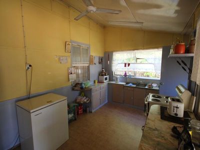 3 DEVEREUX STREET, Queenton