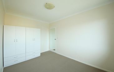 9 / 2 Gray Crescent, Eastlakes