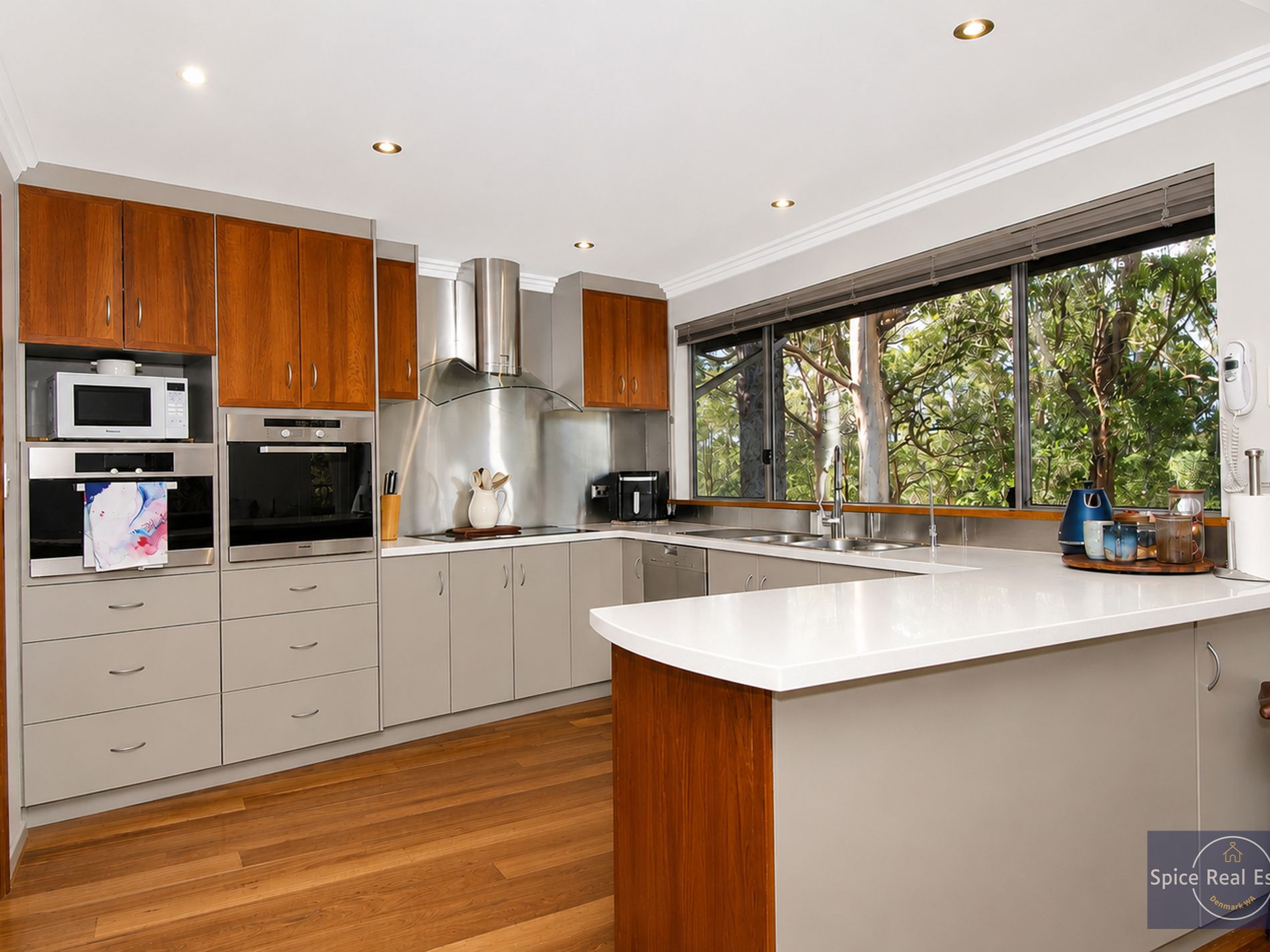 12 Pember Road East, Ocean Beach