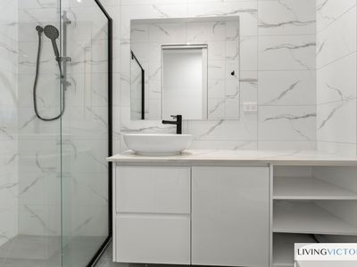 3 / 16 Garretty Road, Caroline Springs