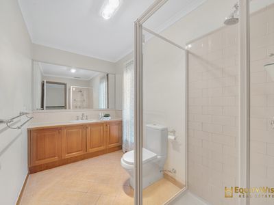 49 Eppalock Drive, Manor Lakes