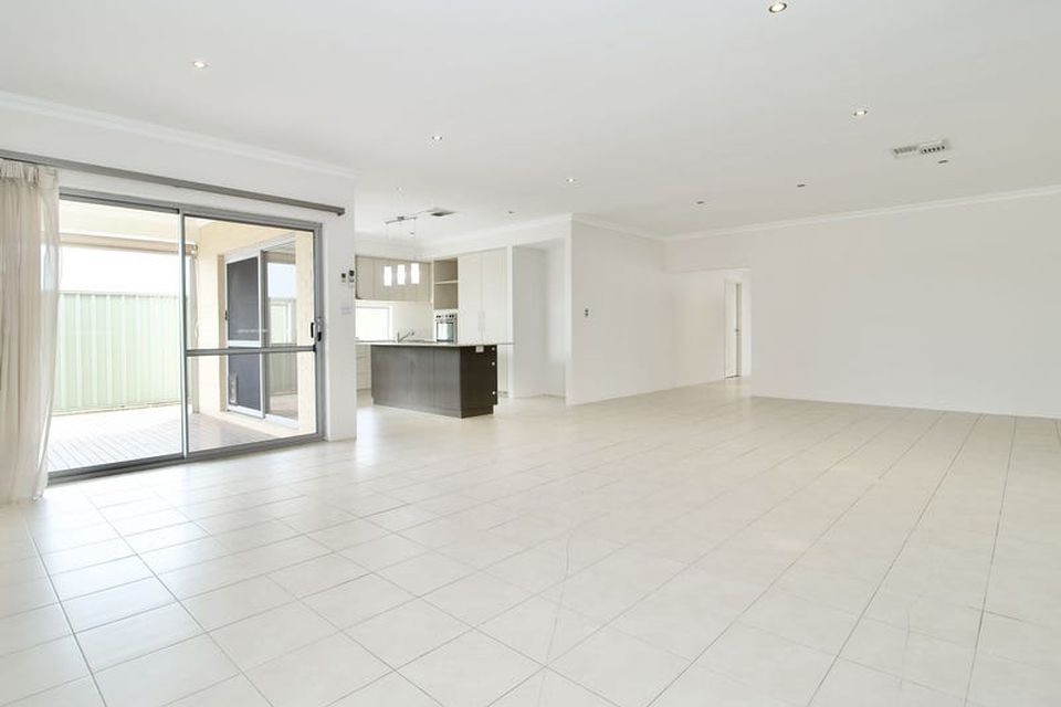 22 Searchers Crescent , Baldivis