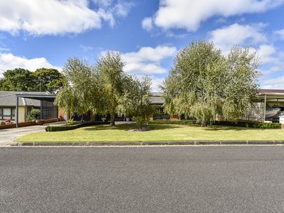 25 Currawong Crescent, Mount Gambier