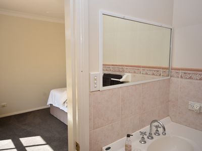 18 Charmere Place, Dubbo