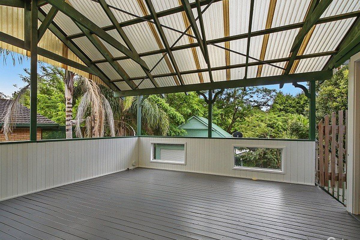 11 Narrawa Avenue, Erina