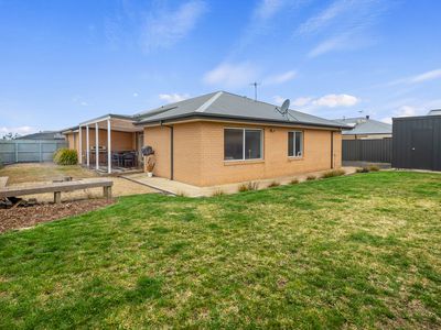 14 Maple Drive, Romsey