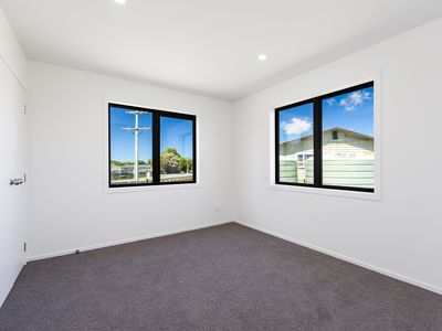 1514 Run Road, Tapora