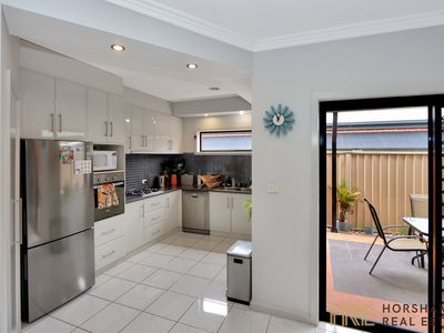 1 / 62 McTavish Boulevard, Horsham