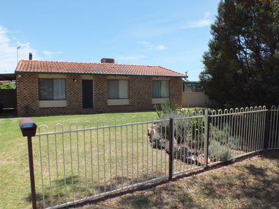 4 Johnson Place, Griffith