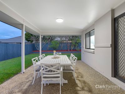 6 Jean Close, Joyner