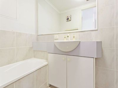 8 / 12 Memorial Avenue, Cotton Tree