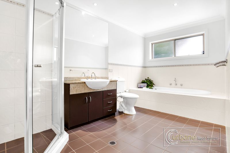 8 Damper Avenue, Beaumont Hills